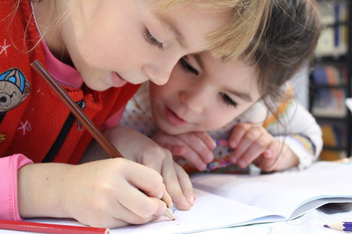 Manque de concentration chez l'enfant : comment l'aider à se concentrer ?