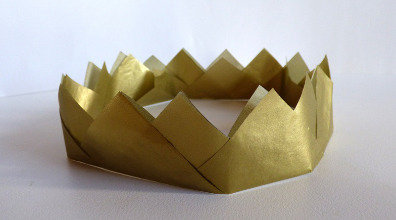 Fabriquer une couronne en papier avec votre enfant